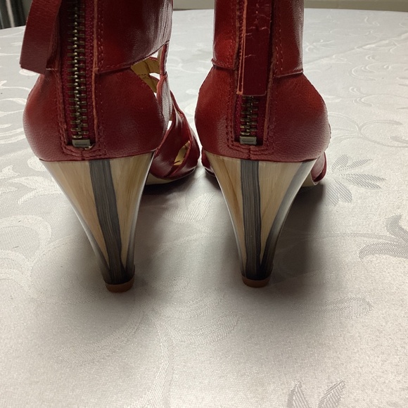 Nine West Leather Open Toe Heels LOOK AT THESE HEELS. STUNNING UNIQUE💃💃💃‼️‼️‼ - Picture 13 of 14